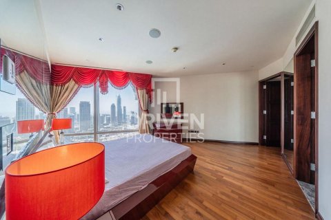 Apartment in Downtown Dubai (Downtown Burj Dubai), Dubai 2 bedrooms, 159.42 sq.m. № 128507 - photo 3
