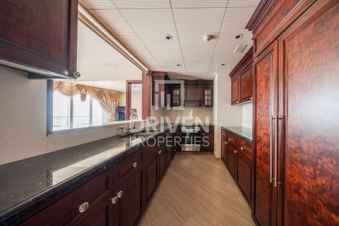 Apartment in Downtown Dubai (Downtown Burj Dubai), Dubai 2 bedrooms, 159.42 sq.m. № 128507 - photo 8