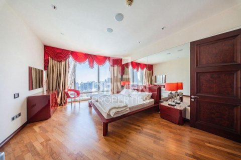 Apartment in Downtown Dubai (Downtown Burj Dubai), Dubai 2 bedrooms, 159.42 sq.m. № 128507 - photo 10