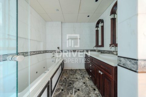 Apartment in Downtown Dubai (Downtown Burj Dubai), Dubai 2 bedrooms, 159.42 sq.m. № 128507 - photo 12