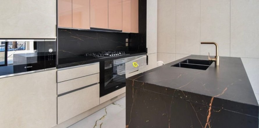 Villa in Dubai 3 bedrooms, 142.3 sq.m. № 83426