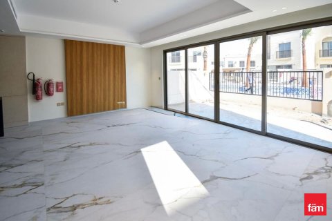 Villa in Dubai 3 bedrooms, 142.3 sq.m. № 83426 - photo 6