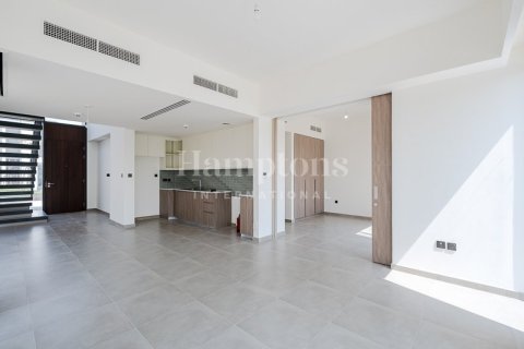 Villa in Sweden, The World Islands, Dubai 4 bedrooms, 257.45279360 sq.m. № 64484 - photo 12