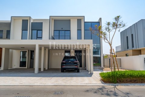 Villa in Sweden, The World Islands, Dubai 4 bedrooms, 257.45279360 sq.m. № 64484 - photo 18