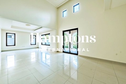 Villa en Rosa, Arabian Ranches 2, Dubai, 6 dormitorios, 557.97541800 m², № 64486 - foto 12