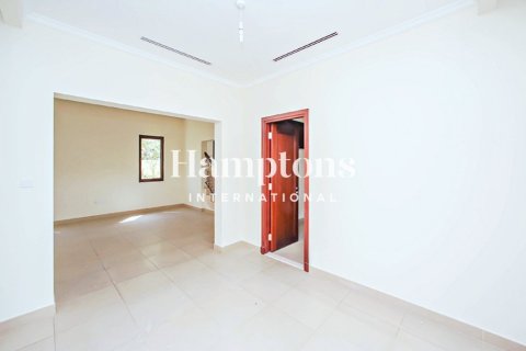 Villa en Lila, Arabian Ranches 2, Dubai, 5 dormitorios, 360.46364000 m², № 64485 - foto 9