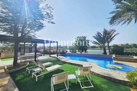 Снять в аренду виллу в Meadows 1, Meadows, Дубай: 6 спален, 978.44975085м², № 64477 - фото 14