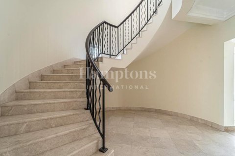 Снять в аренду виллу в Meadows 1, Meadows, Дубай: 6 спален, 978.44975085м², № 64477 - фото 2