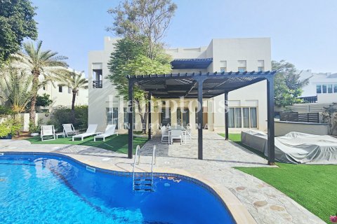 Снять в аренду виллу в Meadows 1, Meadows, Дубай: 6 спален, 978.44975085м², № 64477 - фото 13