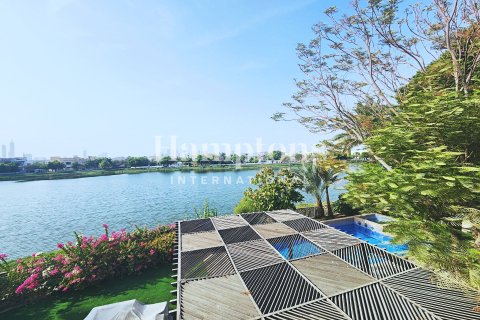 Снять в аренду виллу в Meadows 1, Meadows, Дубай: 6 спален, 978.44975085м², № 64477 - фото 10