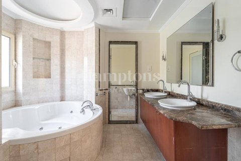 Снять в аренду виллу в Meadows 1, Meadows, Дубай: 6 спален, 978.44975085м², № 64477 - фото 16