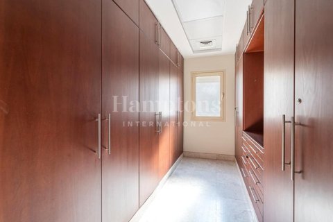 Снять в аренду виллу в Meadows 1, Meadows, Дубай: 6 спален, 978.44975085м², № 64477 - фото 5