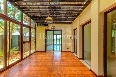 Снять в аренду виллу в Meadows 1, Meadows, Дубай: 6 спален, 978.44975085м², № 64477 - фото 11