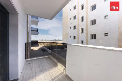 Building in Wadi Al Safa 2, Dubai 930.5 sq.m. № 42885 - photo 27