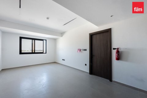 Building in Wadi Al Safa 2, Dubai 930.5 sq.m. № 42885 - photo 25