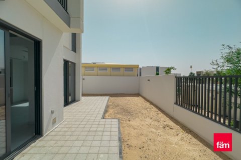 Villa in Dubai 4 bedrooms, 238 sq.m. № 42874 - photo 3