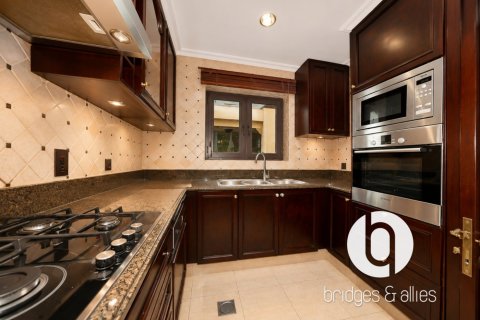 Apartment in Old Town, Dubai 1 bedroom, 135 sq.m. № 139314 - photo 5