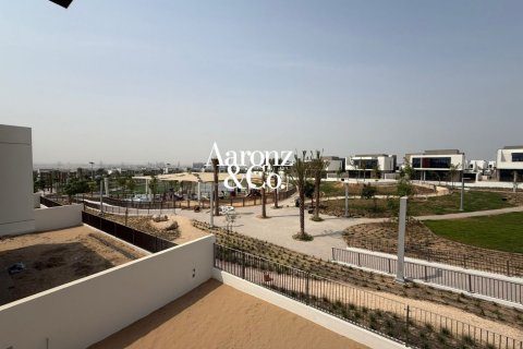 Villa in Al Furjan, Dubai 5 bedrooms, 570 sq.m. № 139311 - photo 14