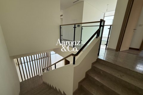 Villa in Al Furjan, Dubai 5 bedrooms, 570 sq.m. № 139311 - photo 10