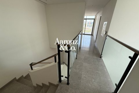 Villa in Al Furjan, Dubai 5 bedrooms, 570 sq.m. № 139311 - photo 25