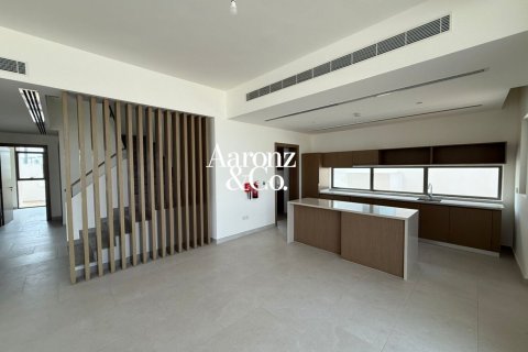 Villa in Al Furjan, Dubai 5 bedrooms, 570 sq.m. № 139311 - photo 9