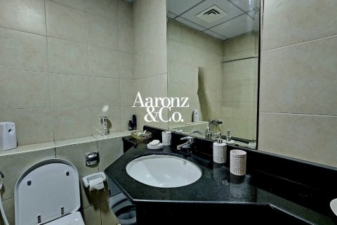 Apartment in Icon Tower 2, Jumeirah Lake Towers, Dubai 1 bedroom, 64 sq.m. № 139310 - photo 9
