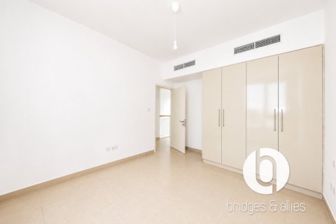 Villa en Dubai Hills Estate, Dubai, 4 dormitorios, 229 m², № 139313 - foto 17