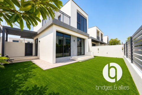Villa en Dubai Hills Estate, Dubai, 4 dormitorios, 229 m², № 139313
