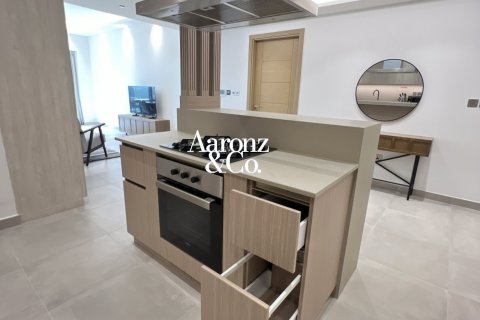 Apartment in Jumeirah Lake Towers, Dubai 1 bedroom, 128 sq.m. № 139309 - photo 9