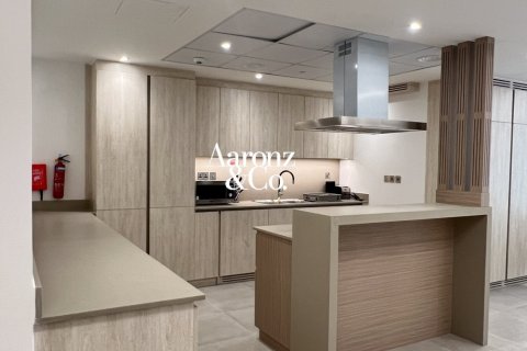 Apartment in Jumeirah Lake Towers, Dubai 1 bedroom, 128 sq.m. № 139309 - photo 13