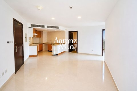 Apartment in Jumeirah Lake Towers, Dubai 1 bedroom, 86 sq.m. № 139312 - photo 2