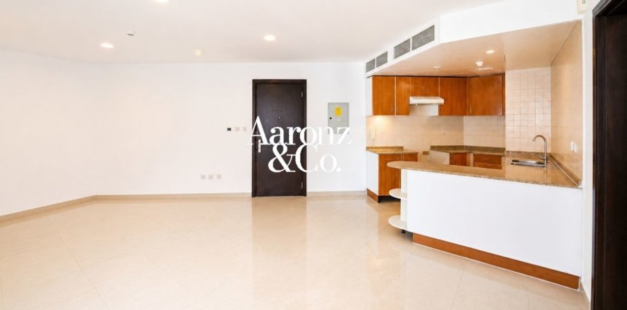Apartment in Jumeirah Lake Towers, Dubai 1 bedroom, 86 sq.m. № 139312
