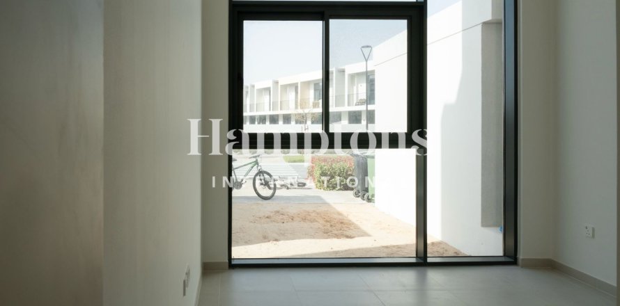 Villa in Dubai South (Dubai World Central), Dubai 4 bedrooms, 260.18 sq.m. № 113037