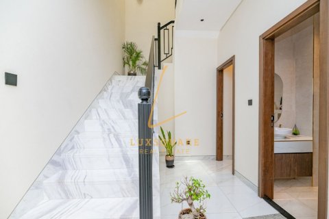 Villa in Al Furjan, Dubai 3 bedrooms, 168 sq.m. № 114179 - photo 18