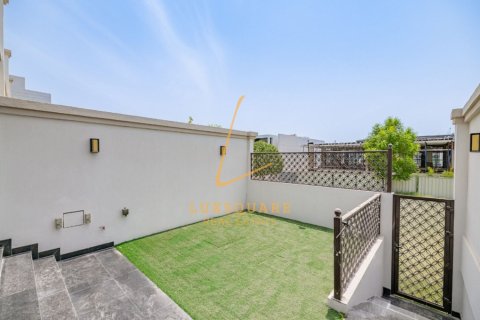 Villa in Al Furjan, Dubai 3 bedrooms, 168 sq.m. № 114179 - photo 16