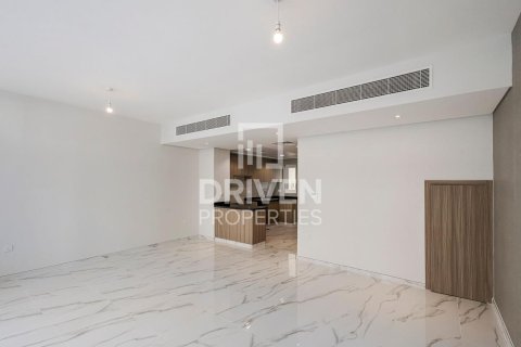Снять в аренду таунхаус в DAMAC Hills (Akoya by DAMAC), Дубай: 3 спальни, 160м², № 20896 - фото 1