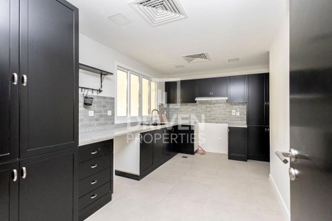 فيلا في Al Barsha 1, البرشاء, دبي 4 غرف نوم, 335 م² رقم 20892 - صورة 14