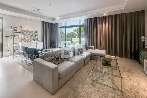 Villa in Dubai 5 bedrooms, 253 sq.m. № 22106 - photo 4