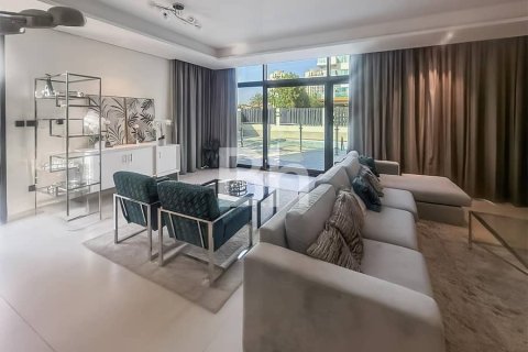 Villa in Dubai 5 bedrooms, 253 sq.m. № 22106 - photo 6