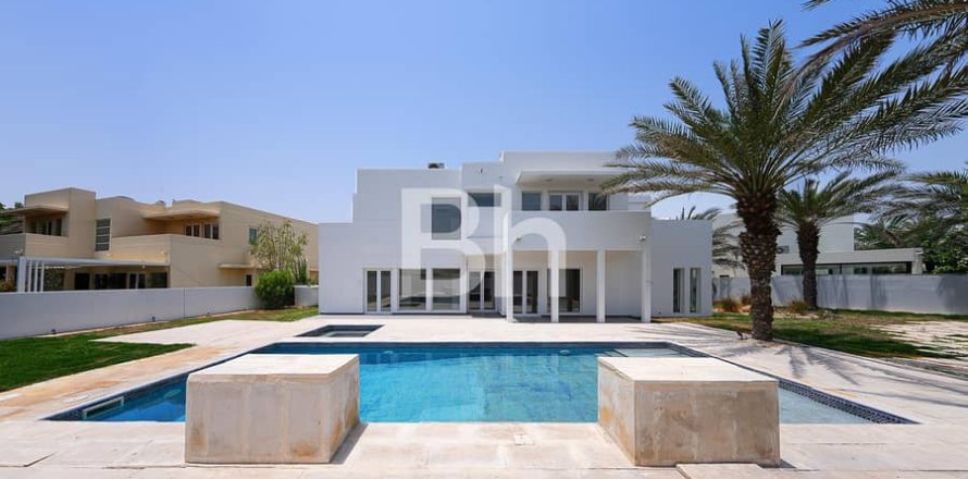 Villa in Arabian Ranches, Dubai 6 bedrooms, 613 sq.m. № 22104