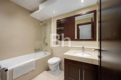 Apartment in The Views, Dubai 2 bedrooms, 127 sq.m. № 22103 - photo 6