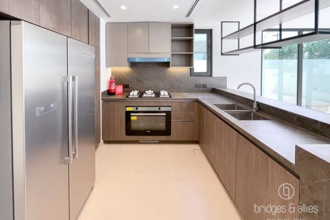 Снять в аренду виллу в Tilal Al Ghaf, Дубай: 4 спальни, 202м², № 90690 - фото 4