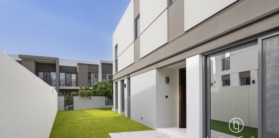 Вилла в Tilal Al Ghaf, Дубай, 4 спальни, 202м², № 90690