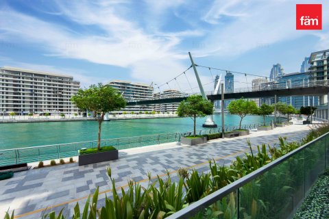 Apartment in Al Wasl, Dubai 2 bedrooms, 210.6 sq.m. № 124391 - photo 9