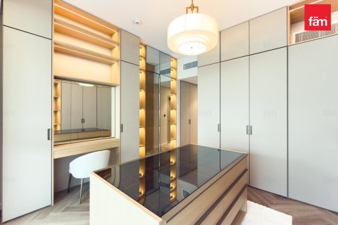 Apartment in Al Wasl, Dubai 2 bedrooms, 210.6 sq.m. № 124391 - photo 16