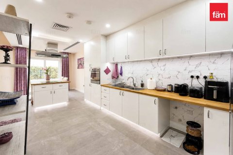 Townhouse in Dubai 3 bedrooms, 160.6 sq.m. № 124394 - photo 11