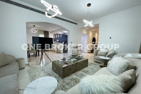 Villa in Jumeirah Village Triangle, Dubai 2 bedrooms, 659.6 sq.m. № 738 - photo 6