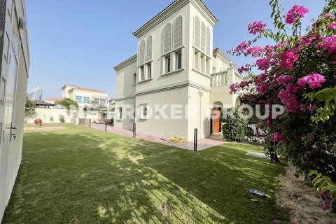 Villa in Jumeirah Village Triangle, Dubai 2 bedrooms, 659.6 sq.m. № 738 - photo 16