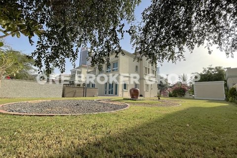 Villa in Jumeirah Village Triangle, Dubai 2 bedrooms, 659.6 sq.m. № 738 - photo 19