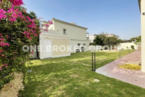 Villa in Jumeirah Village Triangle, Dubai 2 bedrooms, 659.6 sq.m. № 738 - photo 15